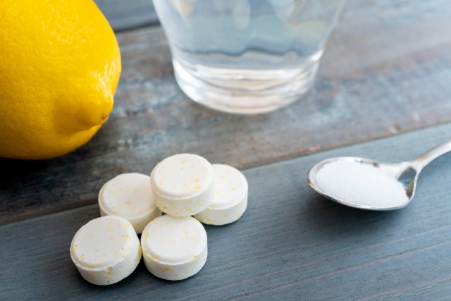 塩と塩タブレットの画像