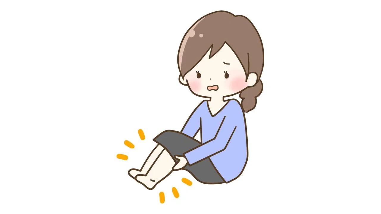 困った表情で、座ってふくらはぎを押さえる女性のイラスト
